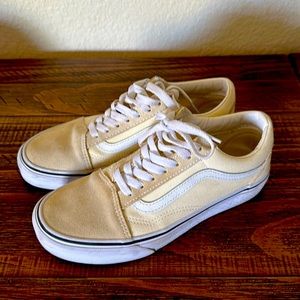Women’s 6 vans vintage cream color